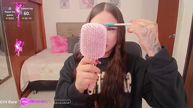 Miley Baker online show from October 2025 01:32:02 PM