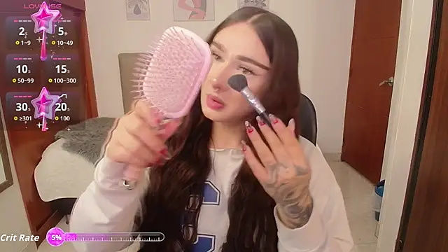 Miley Baker online show from November 2025 01:59:01 PM