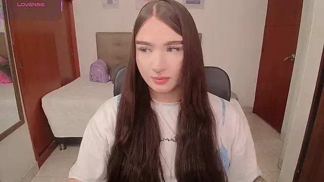 Snapshot of Miley_Baker chatting on February 2026 01:44:01 PM Miley Baker online show from February 2026 01:44:01 PM