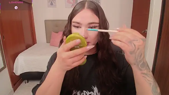 Snapshot of Miley_Baker chatting on January 2026 02:45:01 PM Miley Baker online show from January 2026 02:45:01 PM