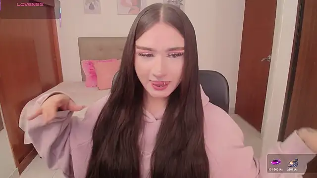 Snapshot of Miley_Baker chatting on December 2025 03:56:02 PM Miley Baker online show from December 2025 03:56:02 PM