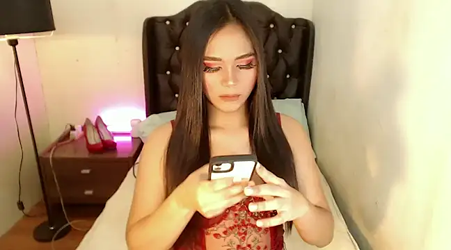 Snapshot of ave_maarria chatting on March 2025 05:42:02 AM ave maarria online show from March 2025 05:42:02 AM