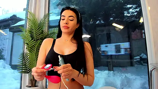 Snapshot of Naila18 chatting on February 2026 05:19:02 AM Naila18 online show from February 2026 05:19:02 AM