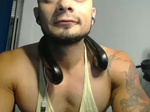 Snapshot of JacobJamess chatting on February 2025 11:49:01 PM JacobJamess online show from February 2025 11:49:01 PM