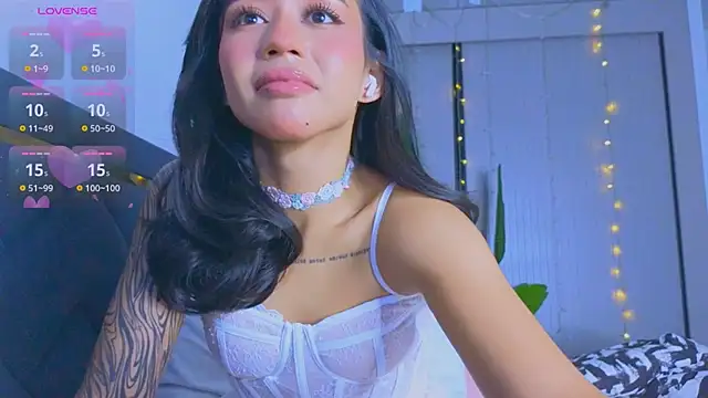 Mia Tin online show from January 2026 05:49:02 PM