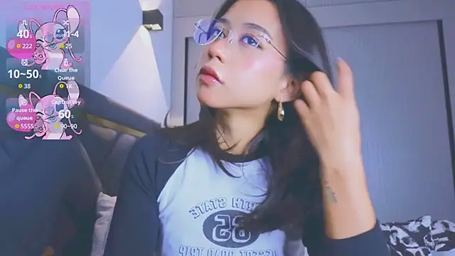 Snapshot of Mia_Tin chatting on November 2025 03:01:02 PM Mia Tin online show from November 2025 03:01:02 PM