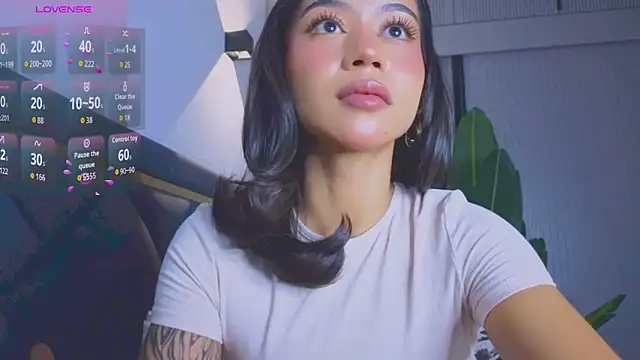 Snapshot of Mia_Tin chatting on November 2025 05:39:02 PM Mia Tin online show from November 2025 05:39:02 PM