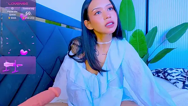 Mia Tin online show from April 2026 08:28:02 AM