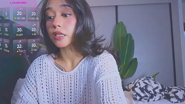 Snapshot of Mia_Tin chatting on November 2025 01:48:02 PM Mia Tin online show from November 2025 01:48:02 PM