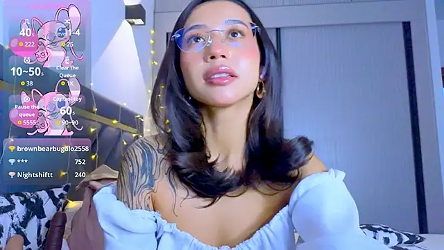 Mia Tin online show from December 2025 11:12:02 AM