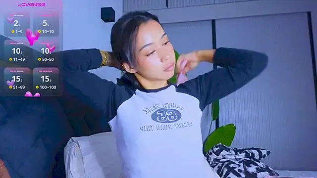 Snapshot of Mia_Tin chatting on September 2025 02:41:02 PM Mia Tin online show from September 2025 02:41:02 PM