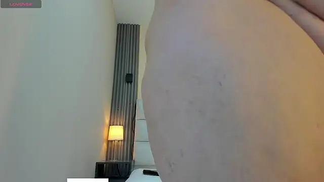 EYMI TOMSOM online show from December 2025 10:36:02 AM