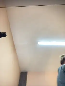 EYMI TOMSOM online show from November 2025 10:41:02 AM