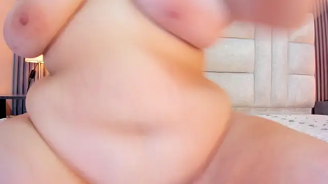 EYMI TOMSOM online show from February 2026 10:38:02 AM