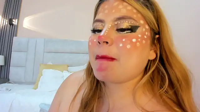 EYMI TOMSOM online show from November 2025 11:16:01 PM