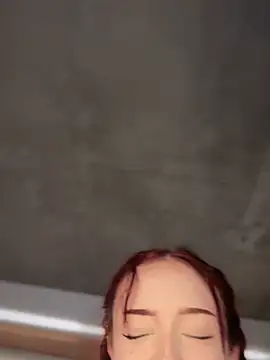 Snapshot of roxxxyrose chatting on February 2025 10:53:01 PM roxxxyrose online show from February 2025 10:53:01 PM