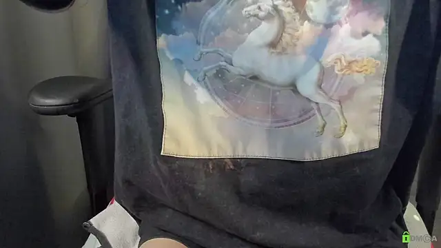 Courtney Luv online show from September 2025 02:37:02 PM