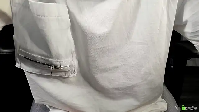 Courtney Luv online show from November 2025 12:09:02 PM