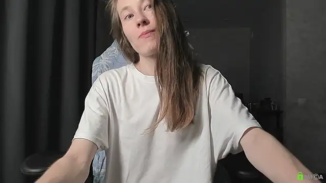 Courtney Luv online show from June 2026 05:13:02 PM