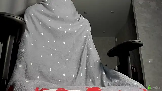 Courtney Luv online show from November 2025 04:23:02 PM