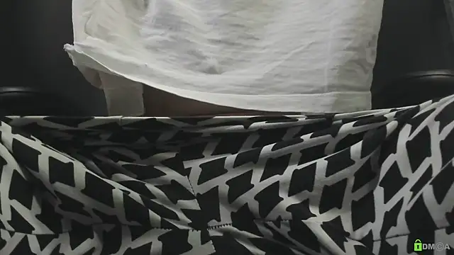 Courtney Luv online show from November 2025 03:01:01 PM