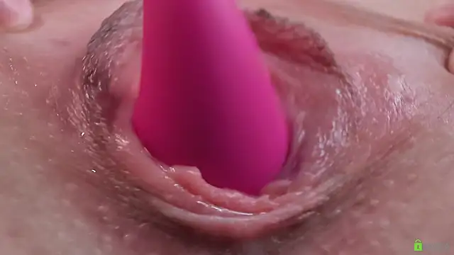 Courtney Luv online show from March 2026 11:22:01 AM