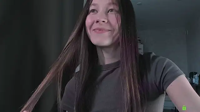 Courtney Luv online show from April 2026 01:31:02 PM