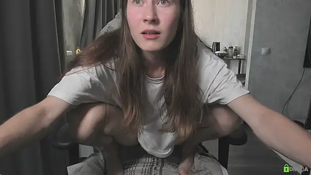 Courtney Luv online show from July 2026 02:05:01 PM
