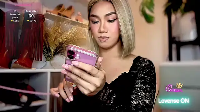 Local Hoelyx online show from April 2026 11:06:02 AM