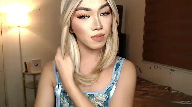 Local Hoelyx online show from March 2025 10:00:02 PM