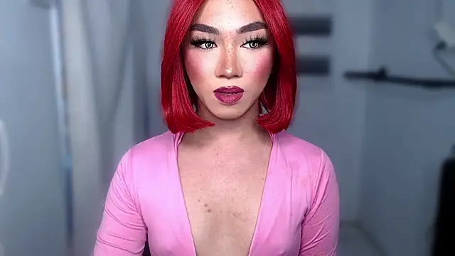 Local Hoelyx online show from October 2025 10:00:02 PM