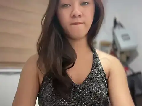 Local Hoelyx online show from March 2026 07:37:02 PM