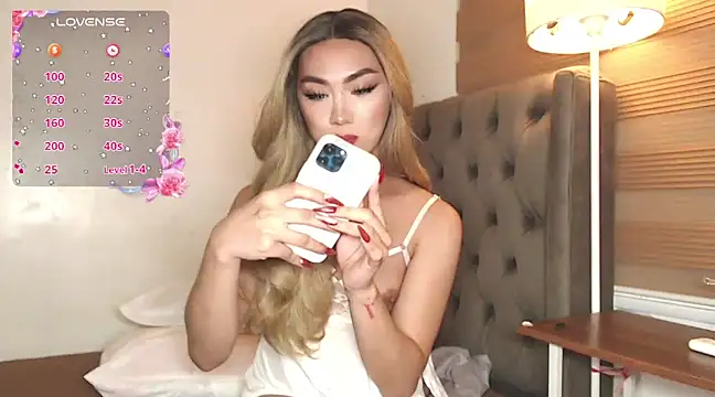 Local Hoelyx online show from February 2025 08:03:01 PM