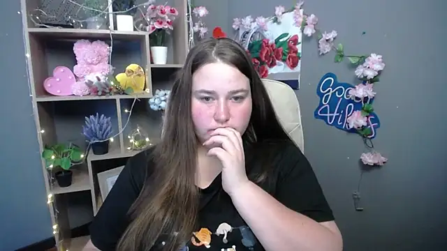 Snapshot of XX_Daniella_XX chatting on May 2026 06:32:02 AM XX Daniella XX online show from May 2026 06:32:02 AM