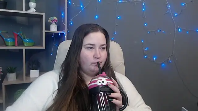 Snapshot of XX_Daniella_XX chatting on November 2025 07:23:02 AM XX Daniella XX online show from November 2025 07:23:02 AM