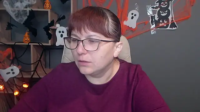 Snapshot of AliceInksSweetty chatting on October 2025 06:16:02 AM AliceInksSweetty online show from October 2025 06:16:02 AM