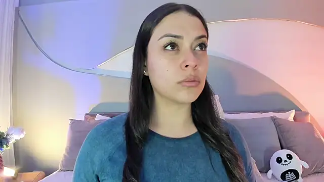 Nicolle W online show from October 2025 11:44:01 AM