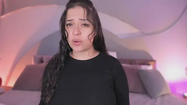 Snapshot of Nicolle_W chatting on November 2025 11:54:02 AM Nicolle W online show from November 2025 11:54:02 AM