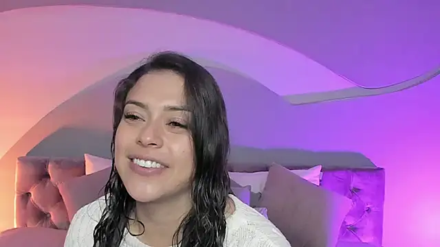 Nicolle W online show from March 2025 12:06:02 PM