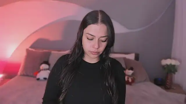 Snapshot of Nicolle_W chatting on December 2025 11:42:01 AM Nicolle W online show from December 2025 11:42:01 AM