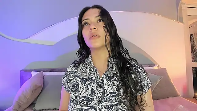 Nicolle W online show from September 2025 02:39:01 AM
