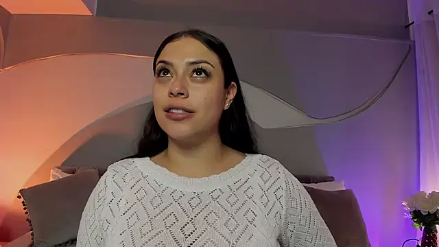 Nicolle W online show from March 2026 11:42:01 AM