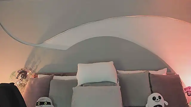 Snapshot of Nicolle_W chatting on October 2025 11:53:02 AM Nicolle W online show from October 2025 11:53:02 AM