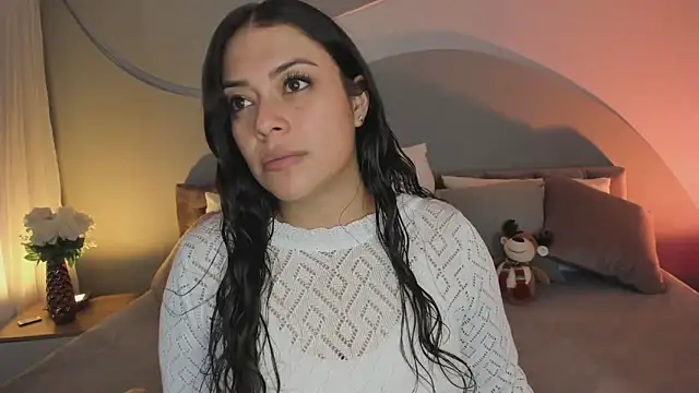 Nicolle W online show from December 2025 11:54:02 AM