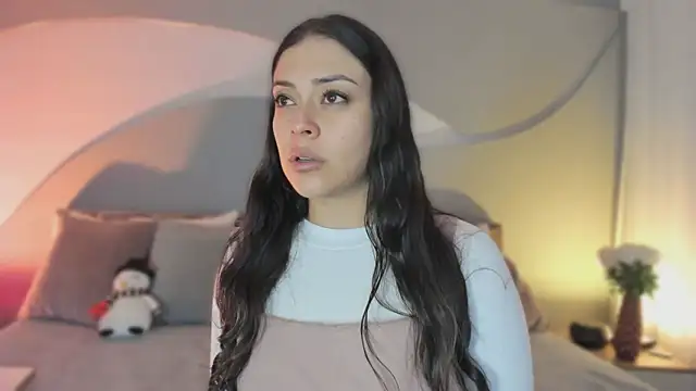 Snapshot of Nicolle_W chatting on December 2025 11:42:02 AM Nicolle W online show from December 2025 11:42:02 AM