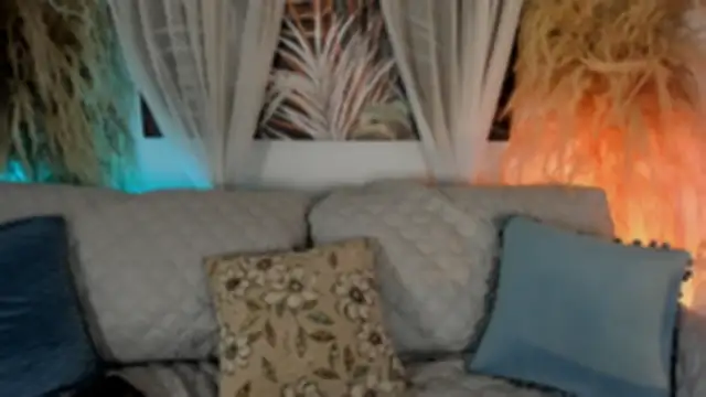 Snapshot of Nicolle_W chatting on May 2026 11:38:01 AM Nicolle W online show from May 2026 11:38:01 AM