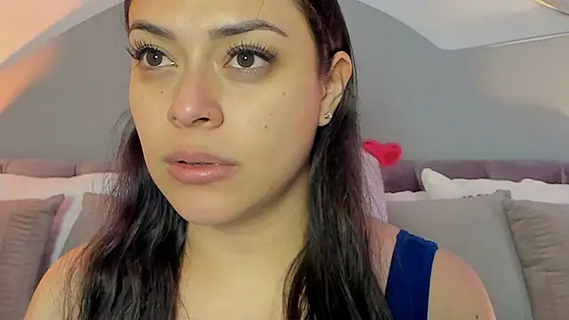 Nicolle W online show from March 2026 11:37:02 AM