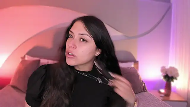 Nicolle W online show from January 2026 11:49:01 AM