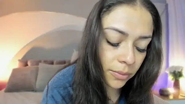 Nicolle W online show from July 2026 11:49:02 AM