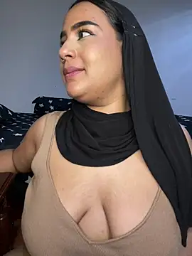 Snapshot of Maryam_yamal chatting on January 2025 11:23:01 PM Maryam yamal online show from January 2025 11:23:01 PM